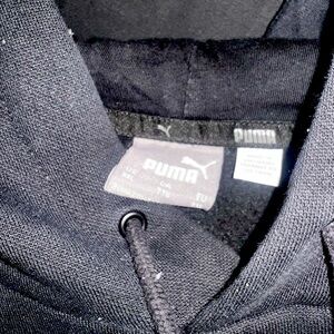 Puma XXL black sweatsuit, hip-hop street style, top-notch comfort. #PUMA #HIPHOP